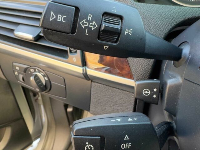 Серый БМВ Х5, объемом двигателя 3 л и пробегом 211 тыс. км за 8500 $, фото 14 на Automoto.ua