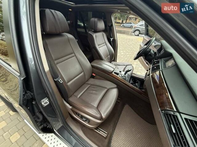 Серый БМВ Х5, объемом двигателя 3 л и пробегом 320 тыс. км за 16900 $, фото 50 на Automoto.ua