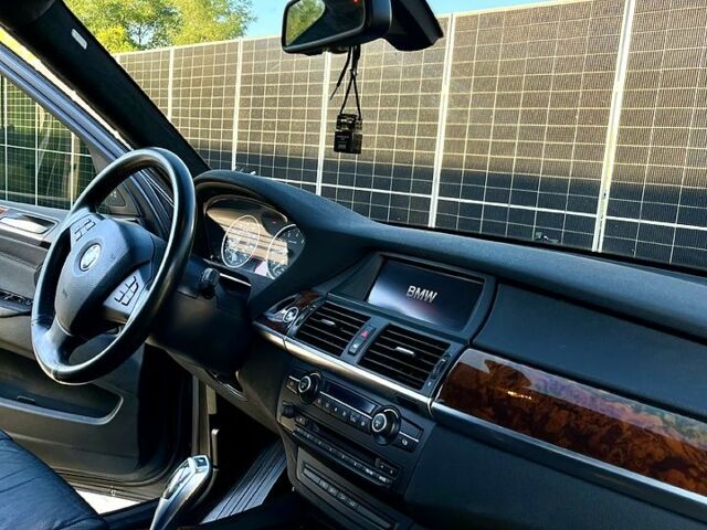 Сірий БМВ Х5, об'ємом двигуна 3 л та пробігом 400 тис. км за 12700 $, фото 5 на Automoto.ua