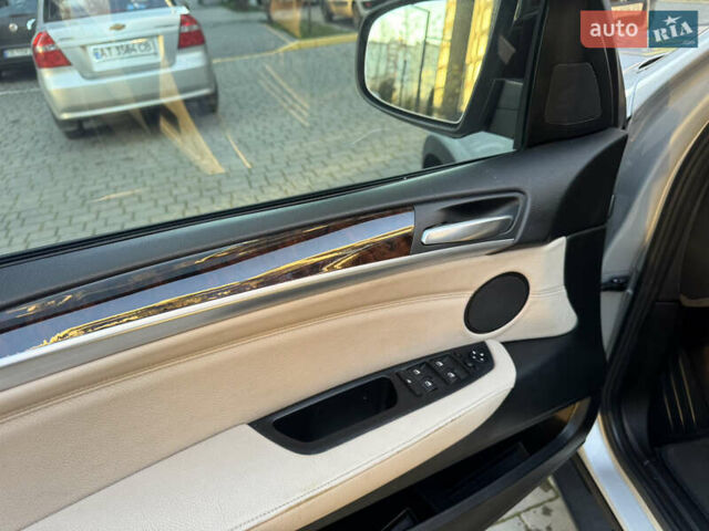 Серый БМВ Х5, объемом двигателя 3 л и пробегом 287 тыс. км за 15500 $, фото 43 на Automoto.ua