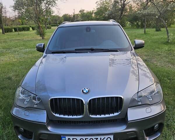Серый БМВ Х5, объемом двигателя 3 л и пробегом 225 тыс. км за 15500 $, фото 4 на Automoto.ua