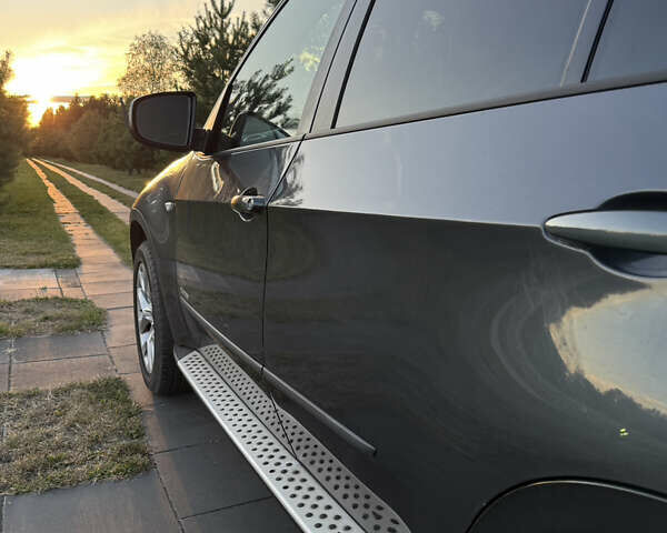 Сірий БМВ Х5, об'ємом двигуна 2.98 л та пробігом 244 тис. км за 17000 $, фото 6 на Automoto.ua