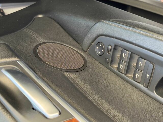 Серый БМВ Х5, объемом двигателя 3 л и пробегом 211 тыс. км за 8500 $, фото 18 на Automoto.ua