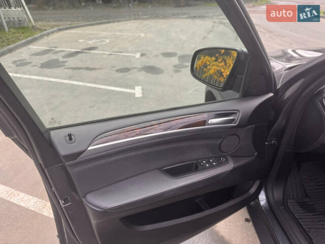 Серый БМВ Х5, объемом двигателя 2.98 л и пробегом 214 тыс. км за 15500 $, фото 11 на Automoto.ua