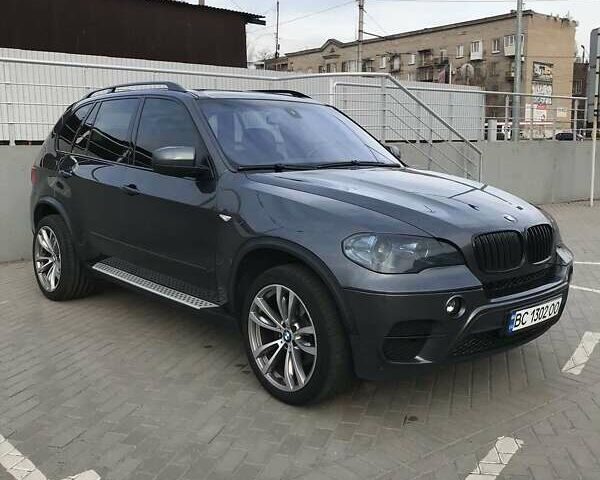 Серый БМВ Х5, объемом двигателя 3.5 л и пробегом 330 тыс. км за 14500 $, фото 6 на Automoto.ua