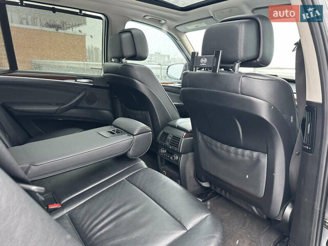 Сірий БМВ Х5, об'ємом двигуна 3 л та пробігом 304 тис. км за 11990 $, фото 43 на Automoto.ua