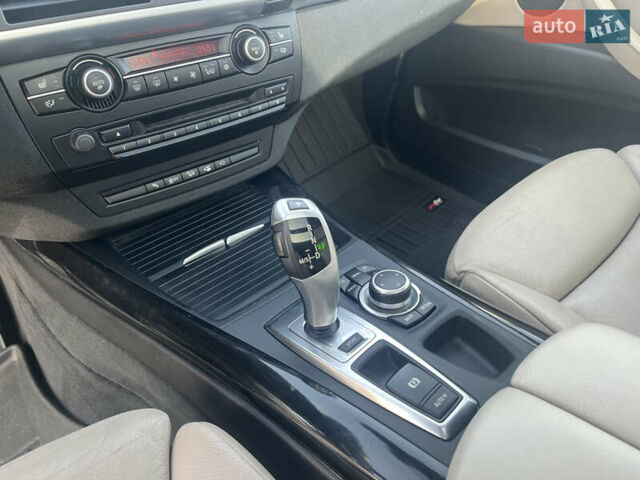 Серый БМВ Х5, объемом двигателя 3 л и пробегом 268 тыс. км за 17800 $, фото 27 на Automoto.ua