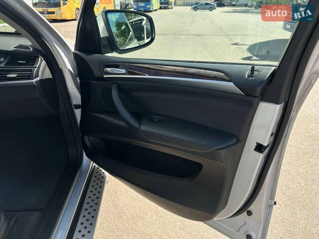 Сірий БМВ Х5, об'ємом двигуна 2.98 л та пробігом 168 тис. км за 13000 $, фото 9 на Automoto.ua