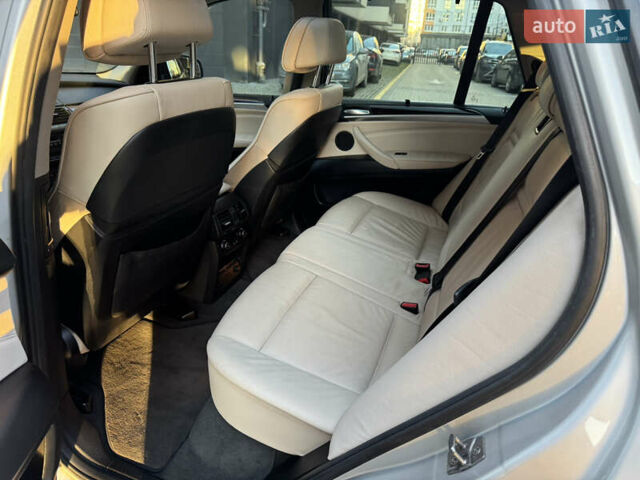 Серый БМВ Х5, объемом двигателя 3 л и пробегом 287 тыс. км за 15500 $, фото 33 на Automoto.ua