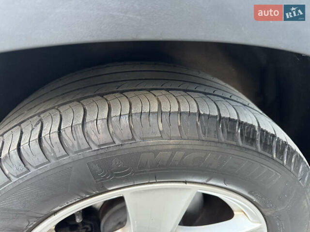 Серый БМВ Х5, объемом двигателя 3 л и пробегом 287 тыс. км за 15500 $, фото 45 на Automoto.ua