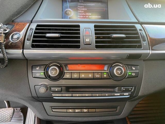 Серый БМВ Х5, объемом двигателя 3 л и пробегом 304 тыс. км за 14390 $, фото 19 на Automoto.ua