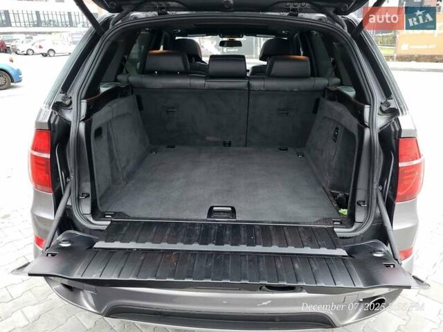 Сірий БМВ Х5, об'ємом двигуна 2.99 л та пробігом 252 тис. км за 19800 $, фото 19 на Automoto.ua