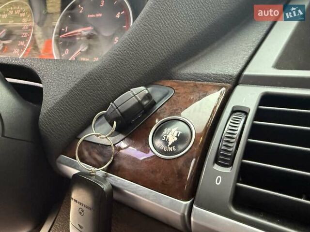 Серый БМВ Х5, объемом двигателя 3 л и пробегом 320 тыс. км за 16900 $, фото 59 на Automoto.ua
