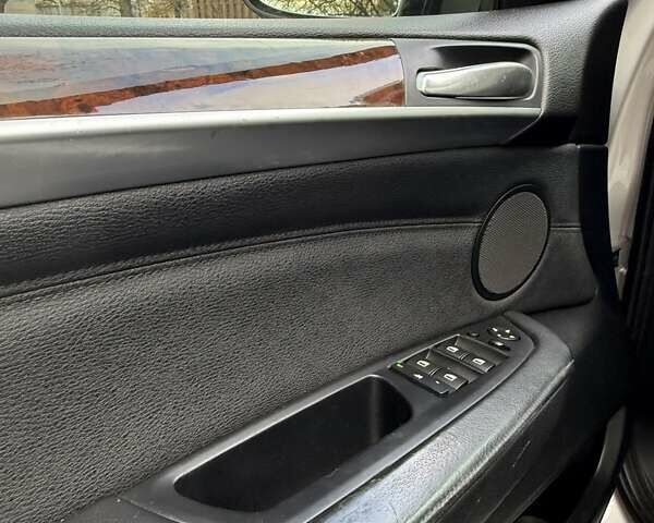 Сірий БМВ Х5, об'ємом двигуна 2.99 л та пробігом 320 тис. км за 14950 $, фото 16 на Automoto.ua