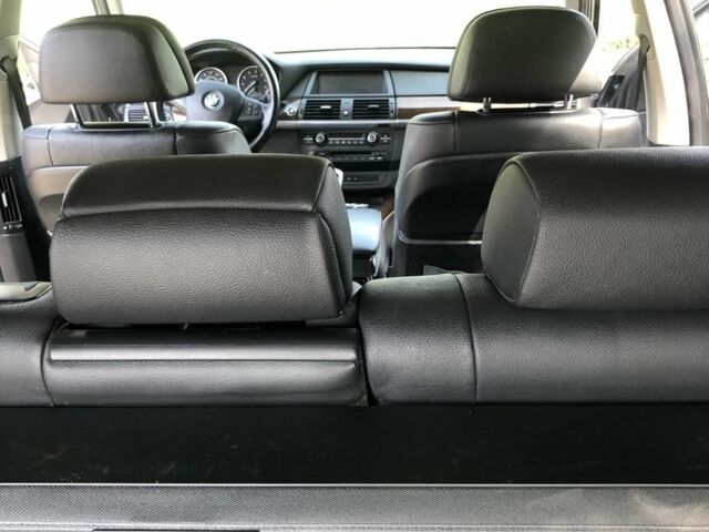 Серый БМВ Х5, объемом двигателя 3 л и пробегом 265 тыс. км за 14400 $, фото 3 на Automoto.ua