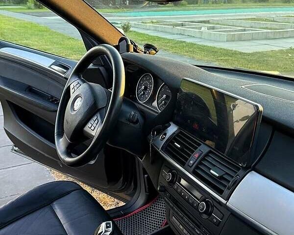 Серый БМВ Х5, объемом двигателя 3 л и пробегом 244 тыс. км за 17000 $, фото 5 на Automoto.ua