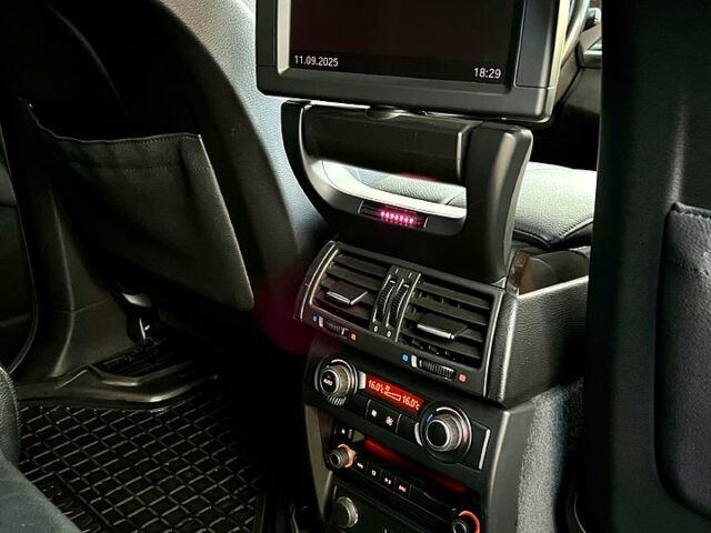 Серый БМВ Х5, объемом двигателя 3 л и пробегом 225 тыс. км за 12700 $, фото 7 на Automoto.ua