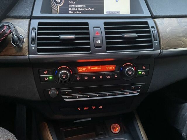 Серый БМВ Х5, объемом двигателя 3 л и пробегом 199 тыс. км за 18500 $, фото 2 на Automoto.ua