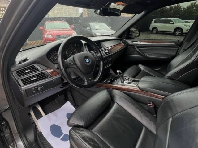 Серый БМВ Х5, объемом двигателя 3 л и пробегом 330 тыс. км за 13500 $, фото 14 на Automoto.ua