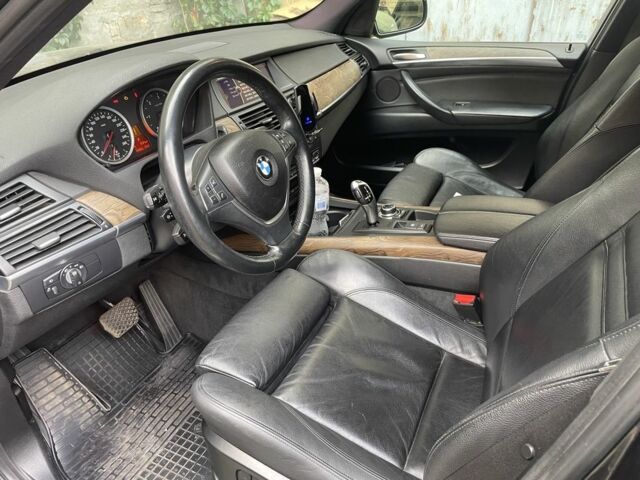 Серый БМВ Х5, объемом двигателя 3 л и пробегом 199 тыс. км за 18500 $, фото 15 на Automoto.ua