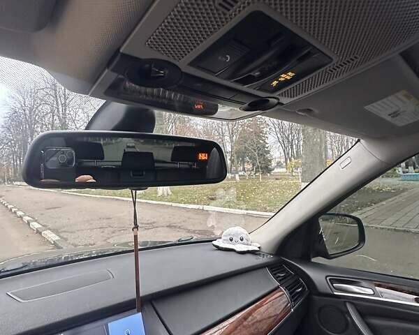 Серый БМВ Х5, объемом двигателя 2.99 л и пробегом 334 тыс. км за 16500 $, фото 1 на Automoto.ua