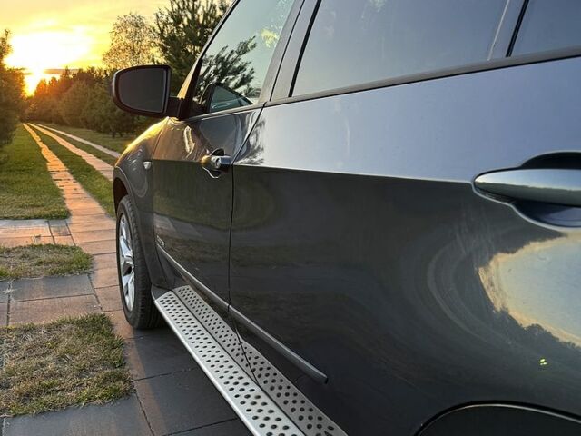 Серый БМВ Х5, объемом двигателя 3 л и пробегом 244 тыс. км за 17000 $, фото 8 на Automoto.ua