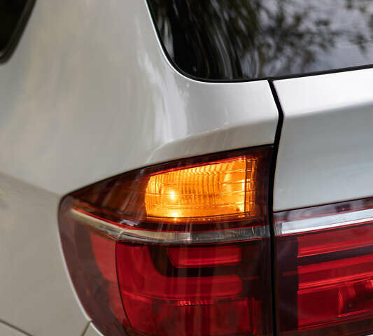 Сірий БМВ Х5, об'ємом двигуна 3 л та пробігом 237 тис. км за 19900 $, фото 20 на Automoto.ua