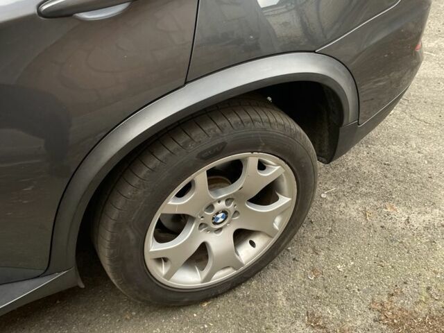 Серый БМВ Х5, объемом двигателя 3 л и пробегом 199 тыс. км за 18500 $, фото 12 на Automoto.ua