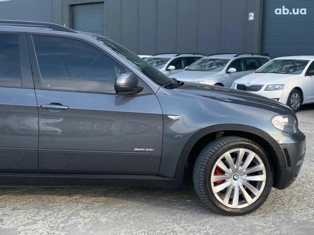 Серый БМВ Х5, объемом двигателя 3 л и пробегом 304 тыс. км за 14390 $, фото 4 на Automoto.ua
