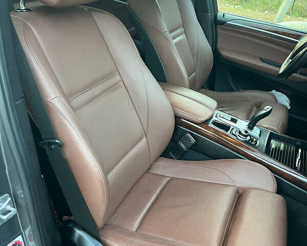 Серый БМВ Х5, объемом двигателя 3 л и пробегом 221 тыс. км за 21531 $, фото 43 на Automoto.ua