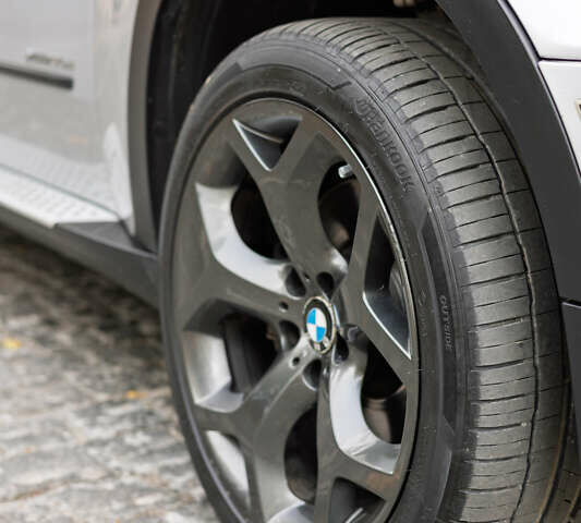 Сірий БМВ Х5, об'ємом двигуна 3 л та пробігом 237 тис. км за 19900 $, фото 9 на Automoto.ua