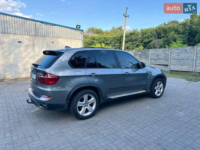 Серый БМВ Х5, объемом двигателя 3 л и пробегом 248 тыс. км за 17700 $, фото 9 на Automoto.ua