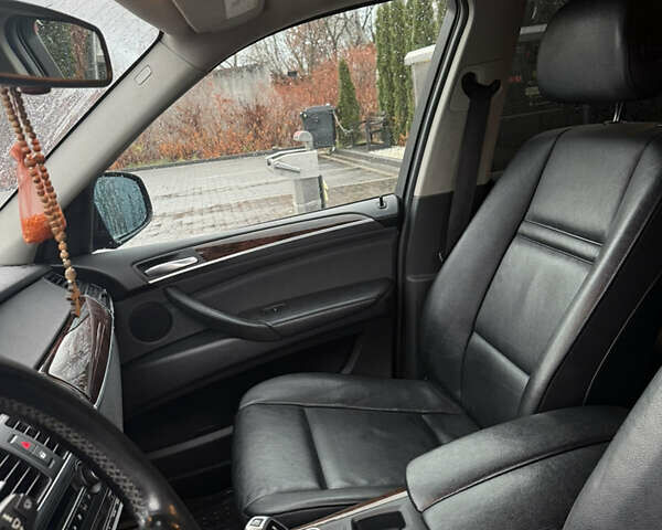 Серый БМВ Х5, объемом двигателя 2.98 л и пробегом 230 тыс. км за 14500 $, фото 27 на Automoto.ua