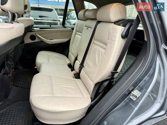 Серый БМВ Х5, объемом двигателя 2.98 л и пробегом 237 тыс. км за 11800 $, фото 9 на Automoto.ua