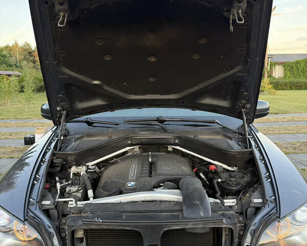 Сірий БМВ Х5, об'ємом двигуна 2.98 л та пробігом 244 тис. км за 17000 $, фото 9 на Automoto.ua