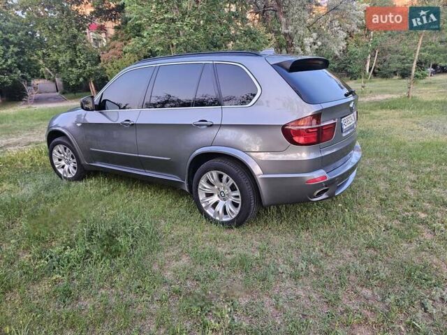 Серый БМВ Х5, объемом двигателя 3 л и пробегом 225 тыс. км за 15500 $, фото 9 на Automoto.ua