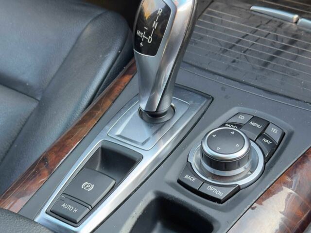 Серый БМВ Х5, объемом двигателя 3 л и пробегом 211 тыс. км за 8500 $, фото 22 на Automoto.ua