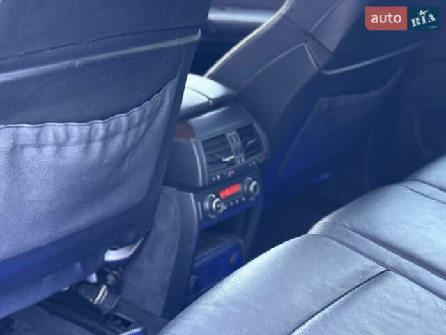 Сірий БМВ Х5, об'ємом двигуна 3 л та пробігом 207 тис. км за 17999 $, фото 30 на Automoto.ua