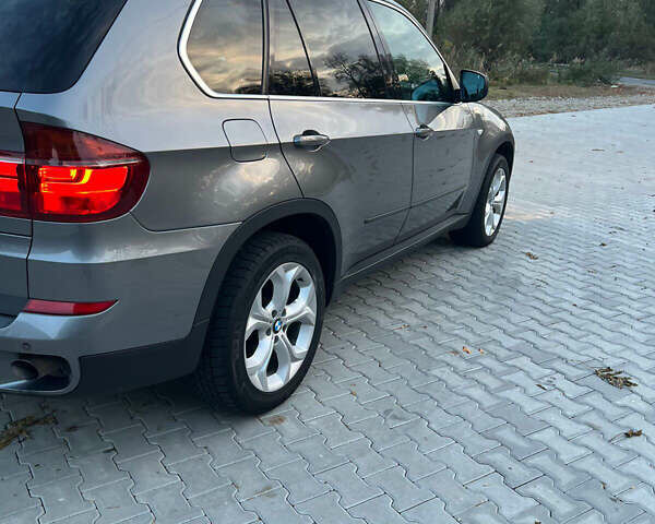 Серый БМВ Х5, объемом двигателя 3 л и пробегом 221 тыс. км за 21531 $, фото 4 на Automoto.ua
