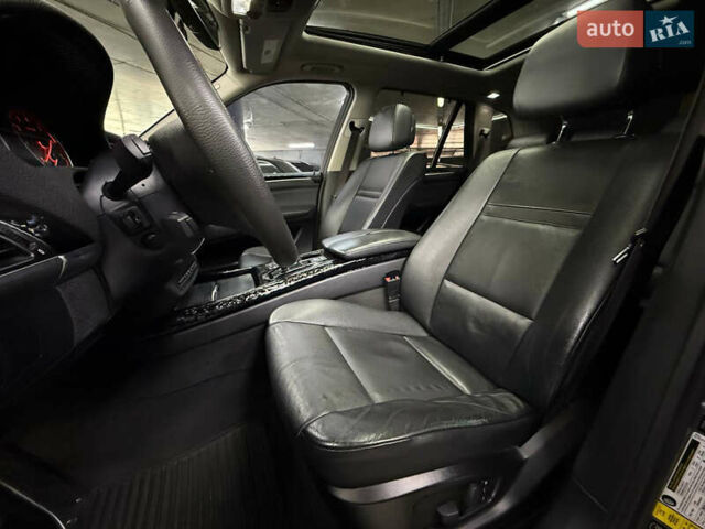 Серый БМВ Х5, объемом двигателя 2.98 л и пробегом 265 тыс. км за 14000 $, фото 6 на Automoto.ua