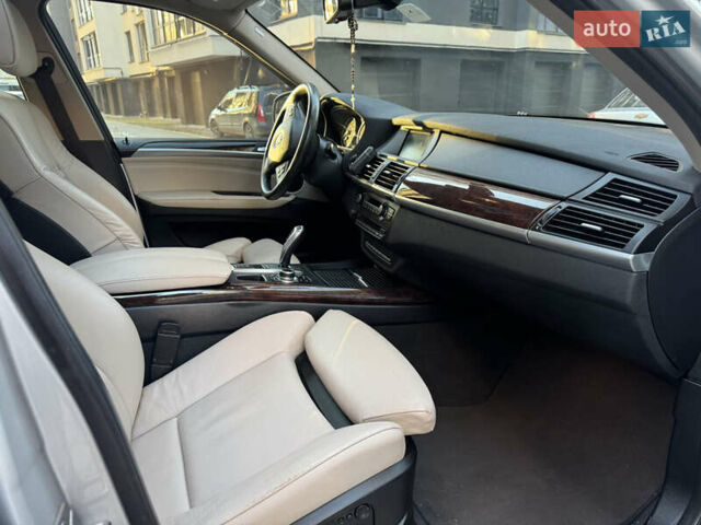 Серый БМВ Х5, объемом двигателя 3 л и пробегом 287 тыс. км за 15500 $, фото 46 на Automoto.ua
