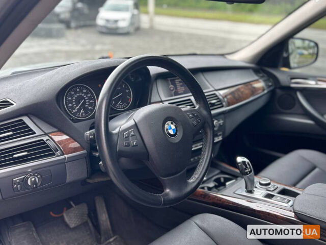 Серый БМВ Х5, объемом двигателя 3 л и пробегом 292 тыс. км за 13700 $, фото 7 на Automoto.ua