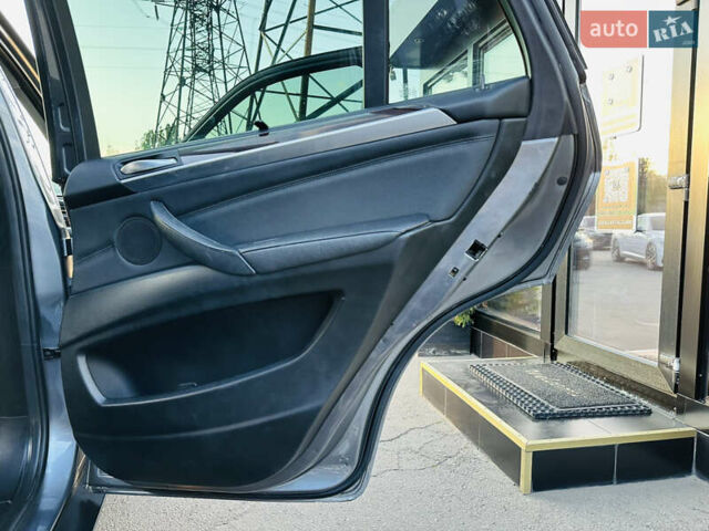 Серый БМВ Х5, объемом двигателя 2.98 л и пробегом 216 тыс. км за 14700 $, фото 24 на Automoto.ua