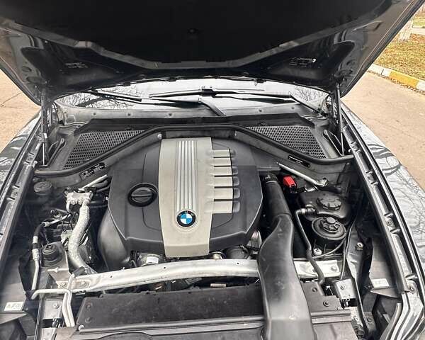 Серый БМВ Х5, объемом двигателя 2.99 л и пробегом 334 тыс. км за 16500 $, фото 6 на Automoto.ua