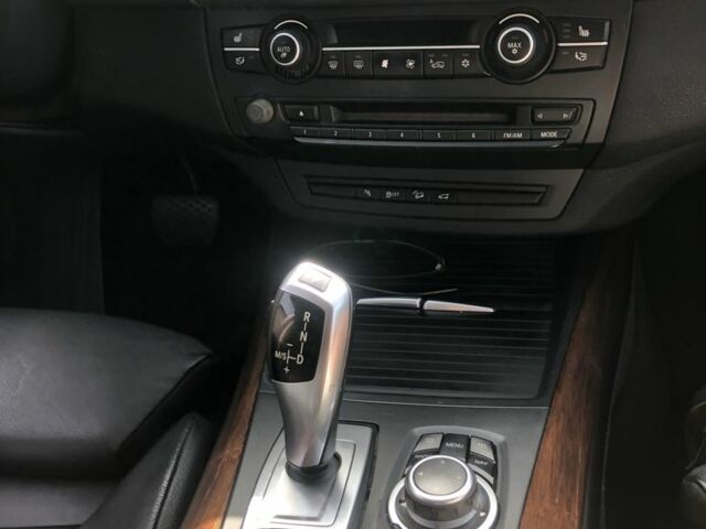 Серый БМВ Х5, объемом двигателя 3 л и пробегом 265 тыс. км за 14400 $, фото 1 на Automoto.ua