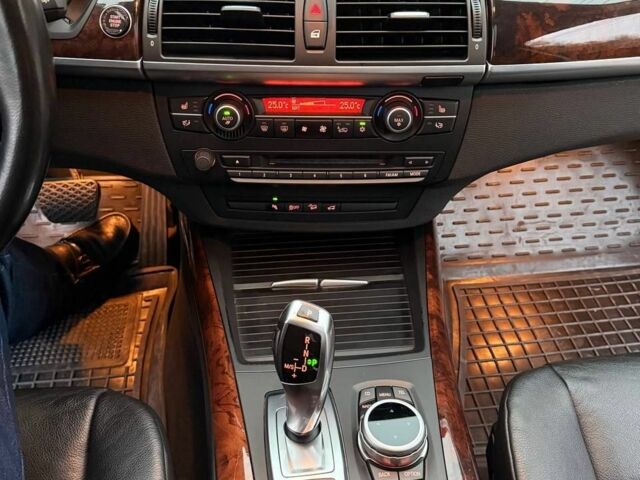 Серый БМВ Х5, объемом двигателя 3 л и пробегом 168 тыс. км за 12300 $, фото 22 на Automoto.ua