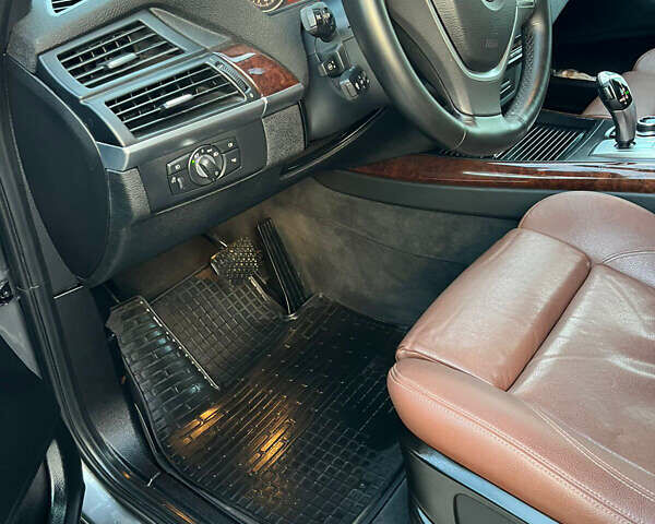 Серый БМВ Х5, объемом двигателя 3 л и пробегом 221 тыс. км за 21531 $, фото 22 на Automoto.ua