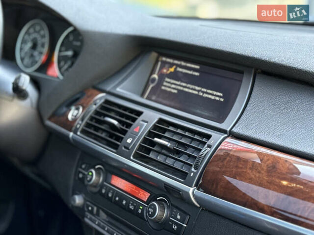Сірий БМВ Х5, об'ємом двигуна 3 л та пробігом 207 тис. км за 17999 $, фото 33 на Automoto.ua