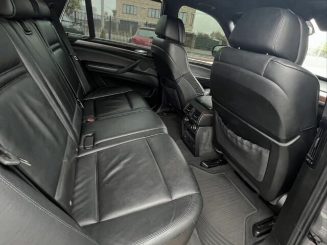 Серый БМВ Х5, объемом двигателя 3 л и пробегом 330 тыс. км за 13500 $, фото 16 на Automoto.ua