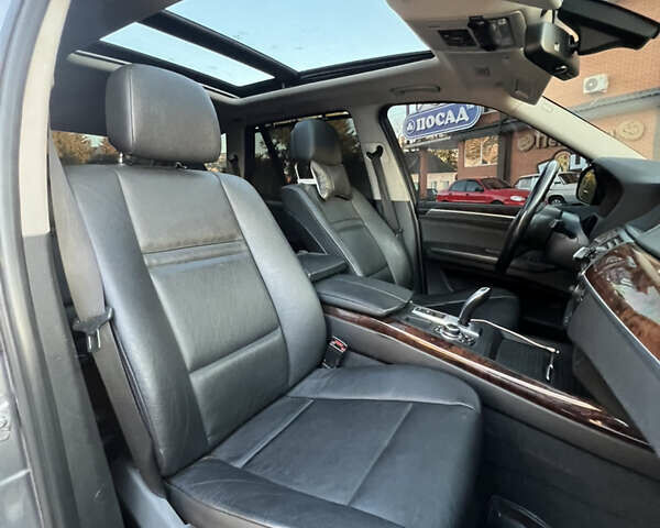 Серый БМВ Х5, объемом двигателя 2.98 л и пробегом 225 тыс. км за 12700 $, фото 12 на Automoto.ua